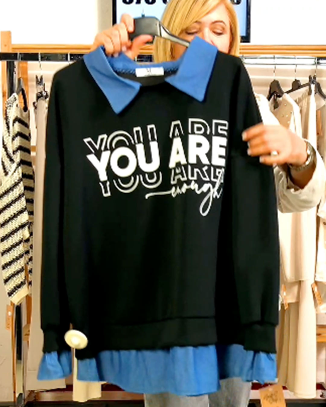 quiles_shop-sudadera-you-are-negra-moda-joven